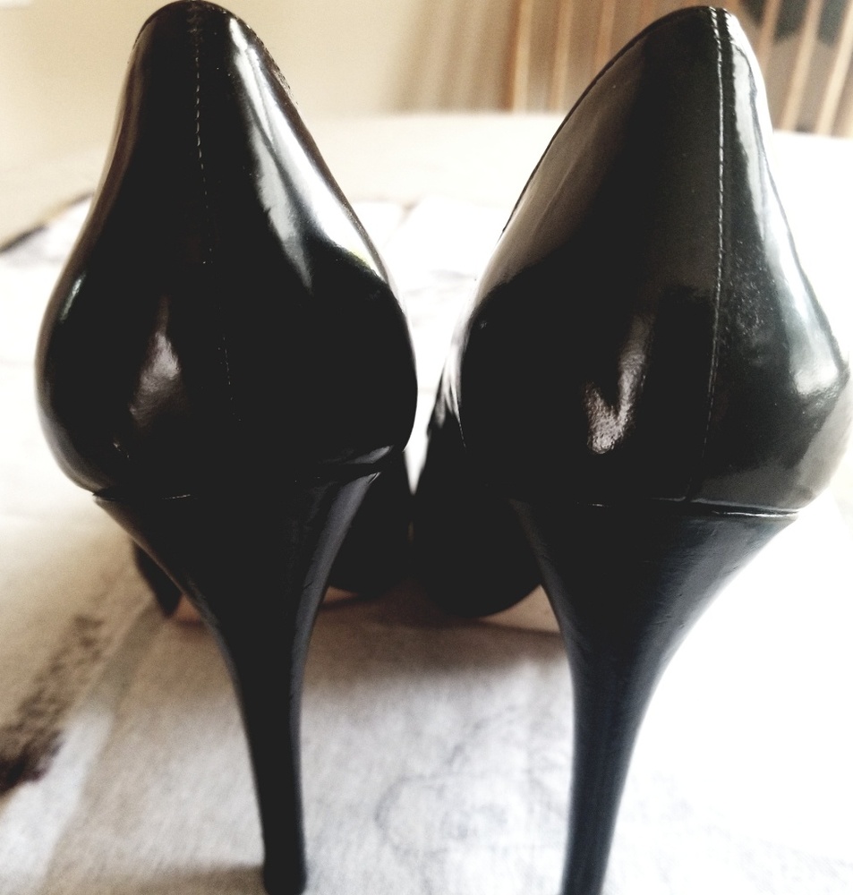 Nine West patent leather peep toe 3" heel